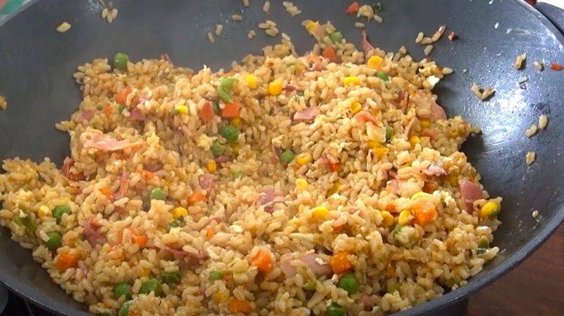 Receta de arroz integral frito estilo oriental