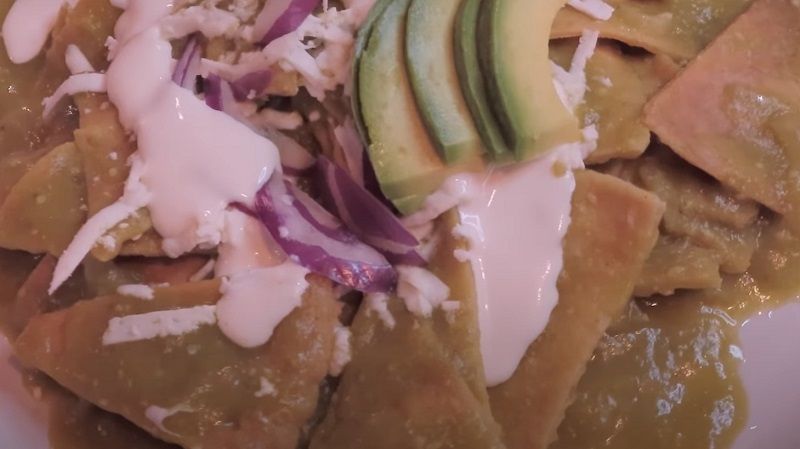 Cómo hacer chilaquiles verdes mexicano